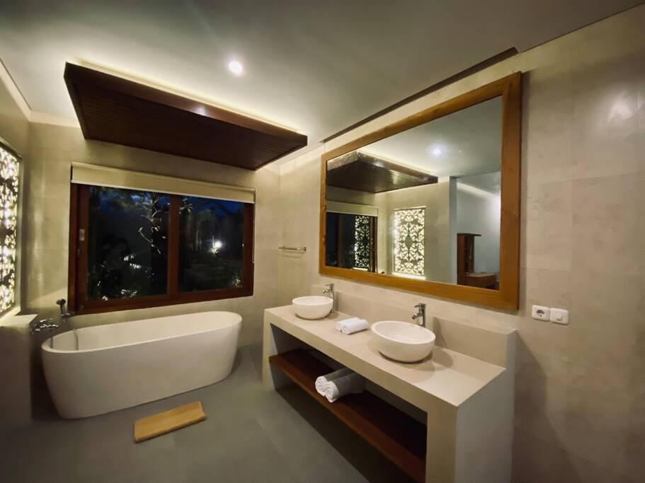 Villa Dewa Dewi 2 อูบุด ภายนอก รูปภาพ