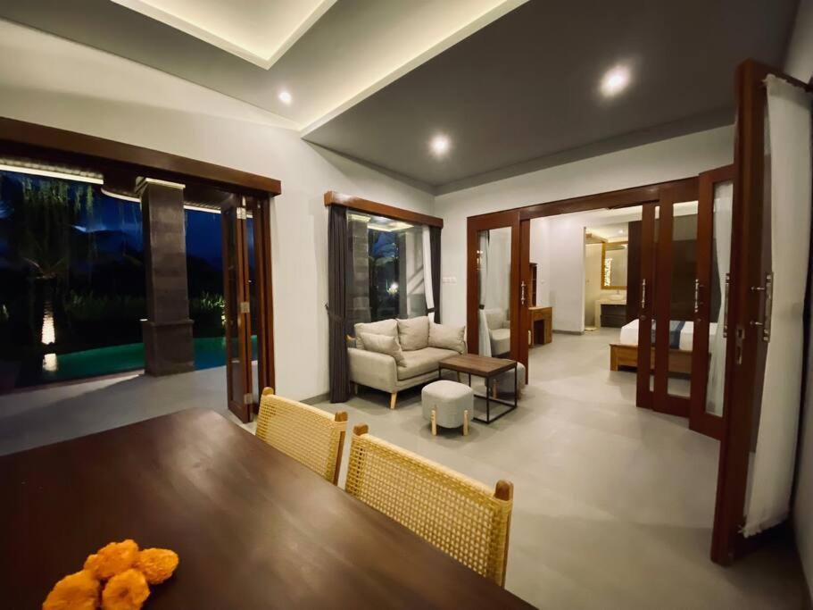 Villa Dewa Dewi 2 อูบุด ภายนอก รูปภาพ